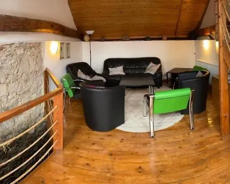 Keramicky A Vytvarny Atelier * Konesin