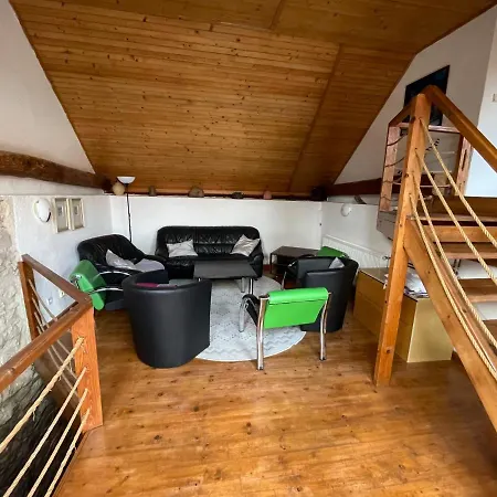 Zajazd Keramicky A Vytvarny Atelier Konesin